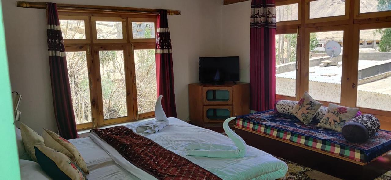 Youthok Guest House 레 외부 사진