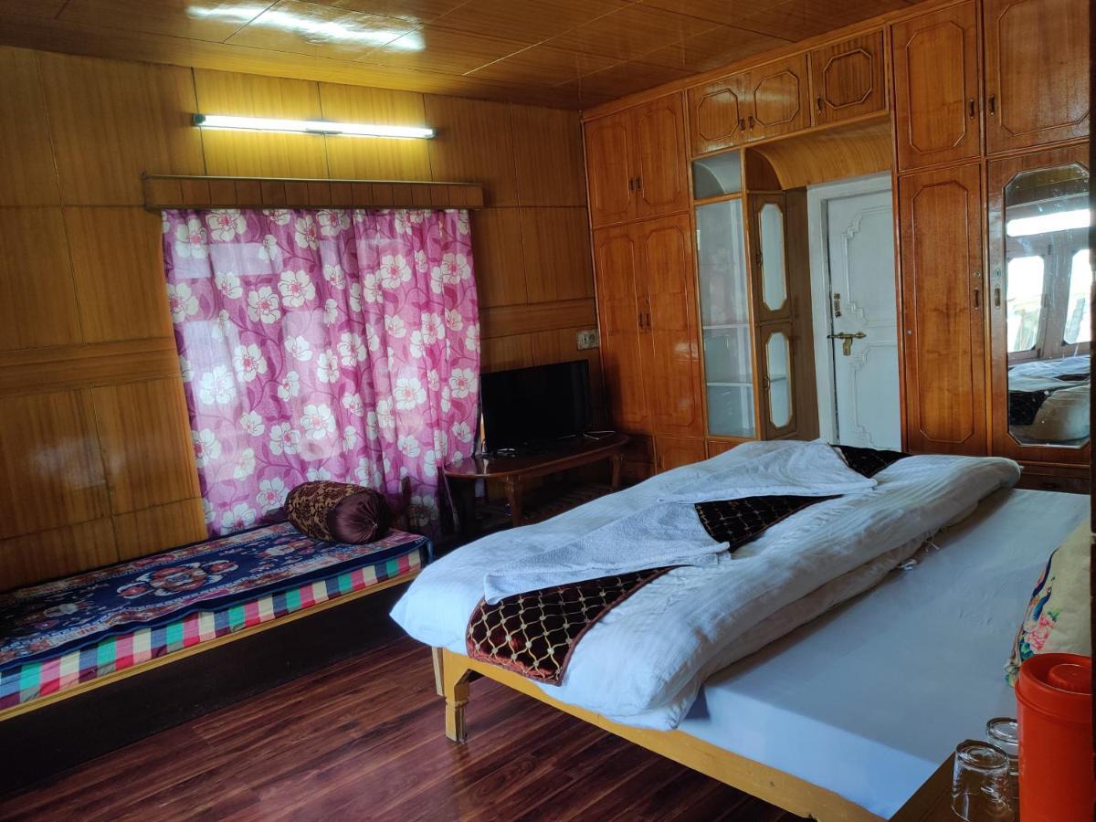 Youthok Guest House 레 외부 사진