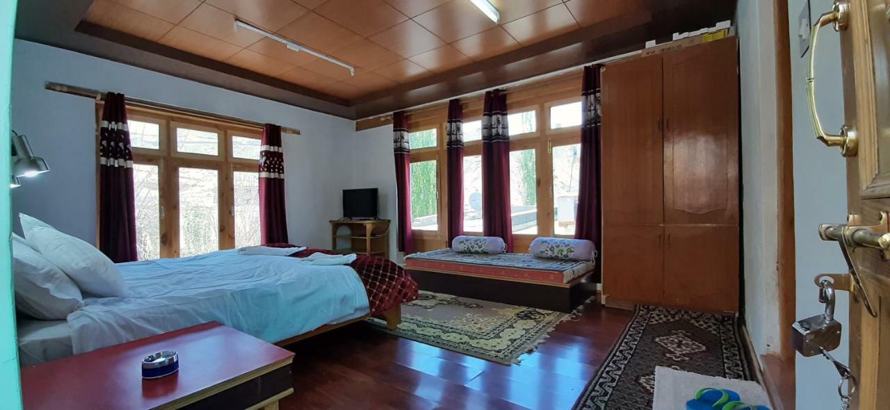 Youthok Guest House 레 외부 사진
